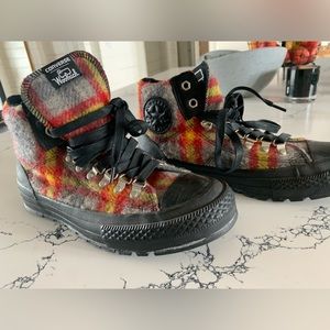 New without tag wool rich converse